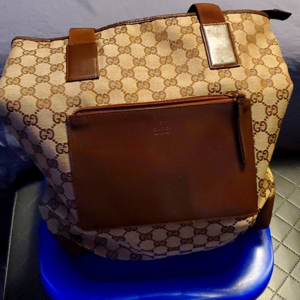 Gucci bag Re-posh sale